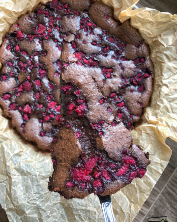 brownie z malinami