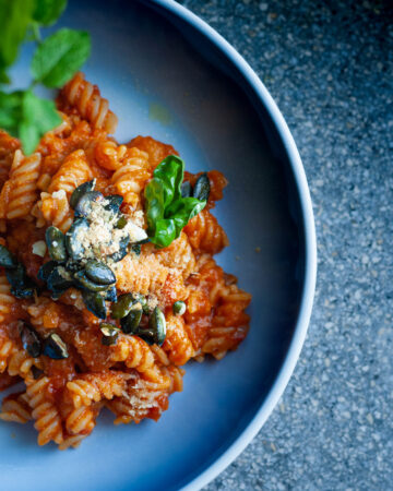 makaron w sosie dyniowo pomidorowym