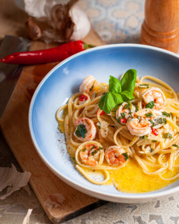 bavette z krewetkami i świeżym chili