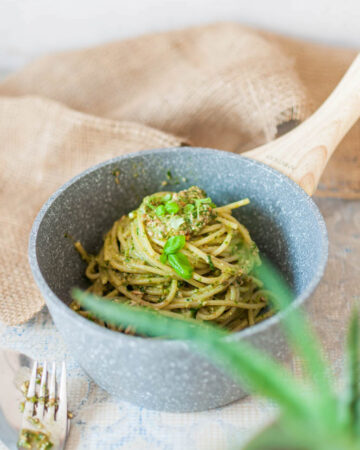 makaron z pesto z rukoli